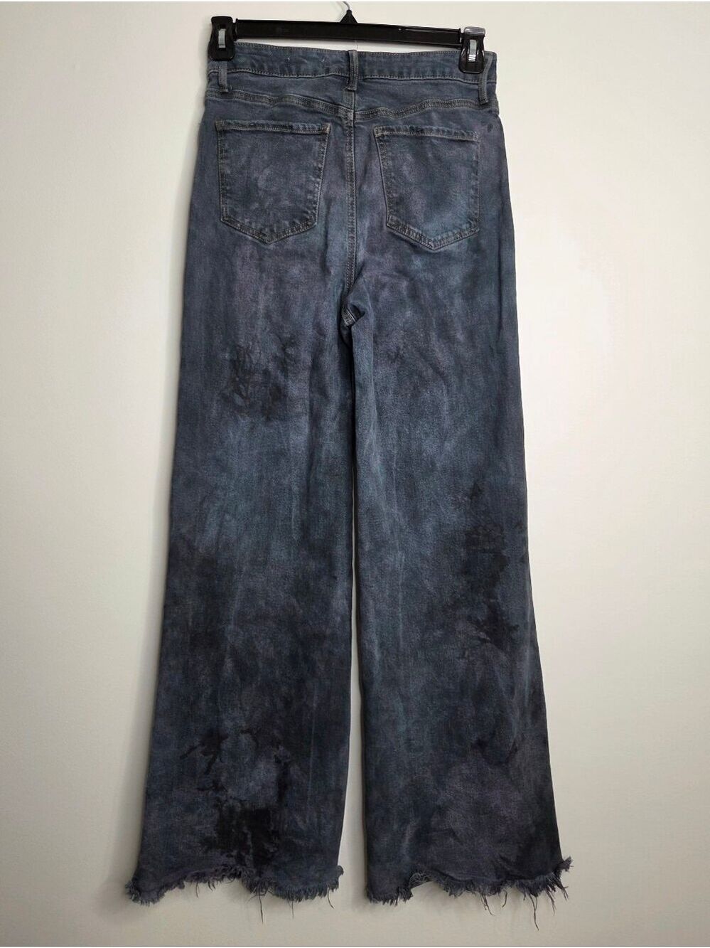 BCBG Generation High Rise Wide Leg Raw Hem Jeans Size 28/6 - Picture 9 of 16